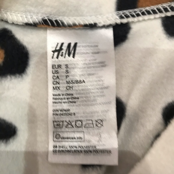 H&M women’s sleepwear in animal print - Picture 4 of 6